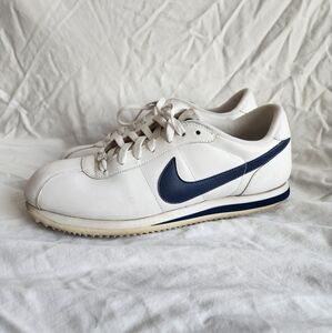 Nike Mens Cortez leather shoe